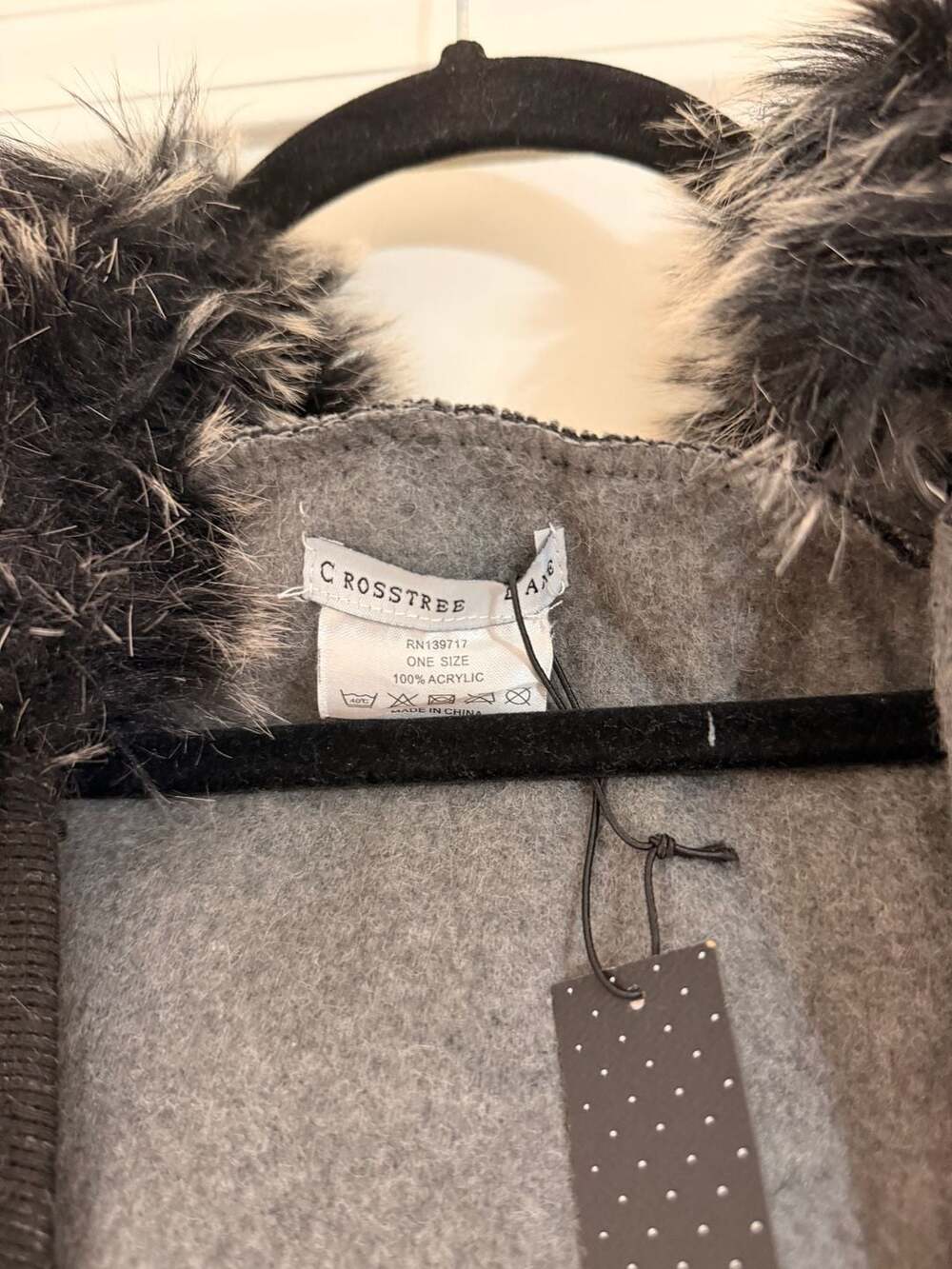 Crosstree Gray Open Front Longline Hooded Sweater Vest‎ with Faux Fur Trim - Picture 4 of 5